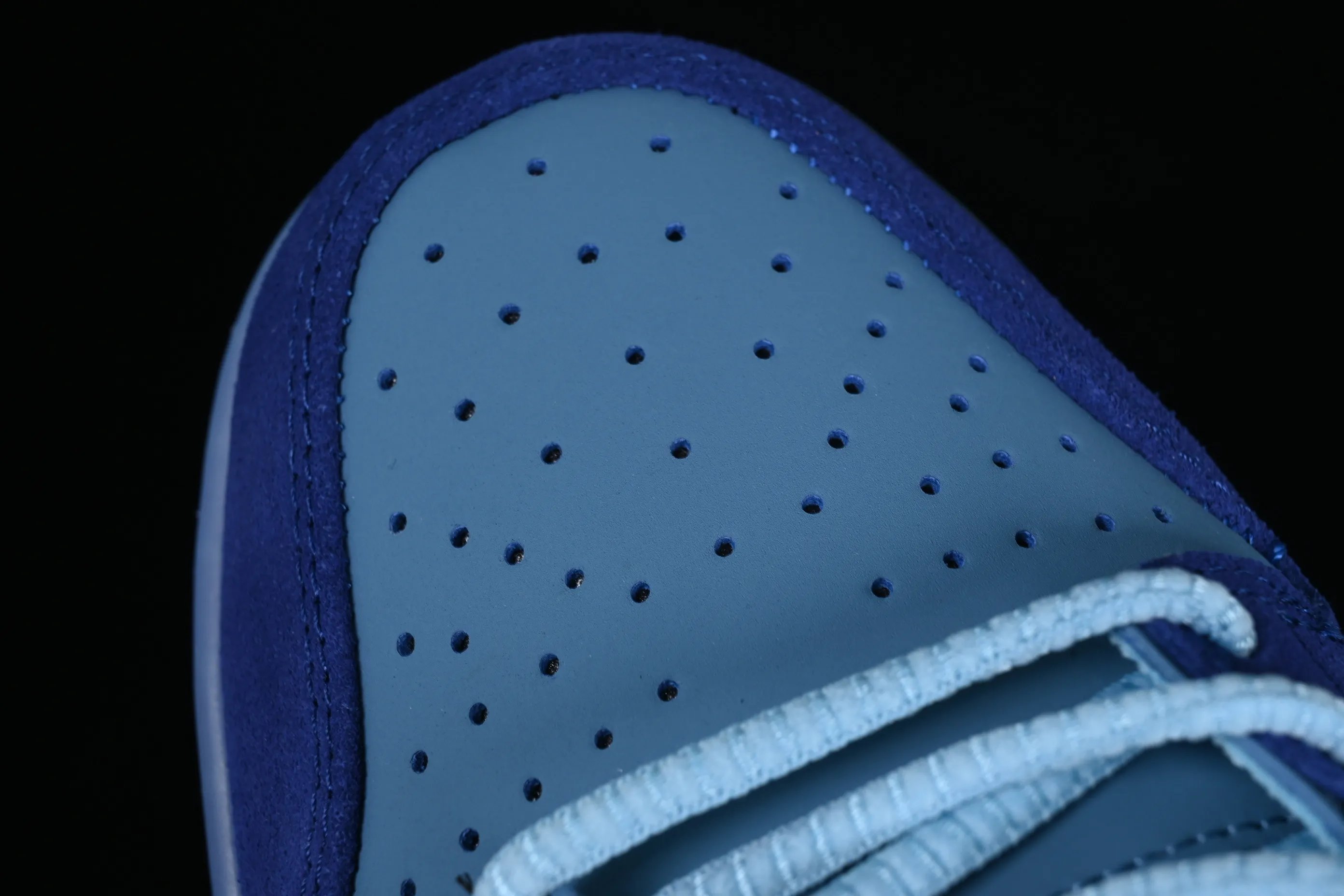 All Categories Nk SB Dunk Series Nk SB Dunk Low Low-top sneakers Cost-effective version Run The Jewels x Nk SB Dunk Low joint model SB low-top casual sneakers DO9404-400